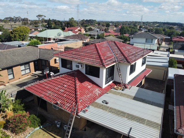 Tiled Roof Restoration – Bell Post Hill Before